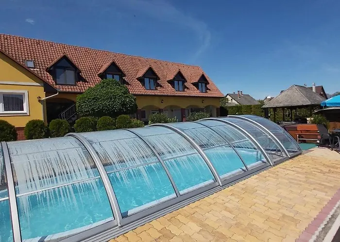 Konukevi Holp Vendeghaz